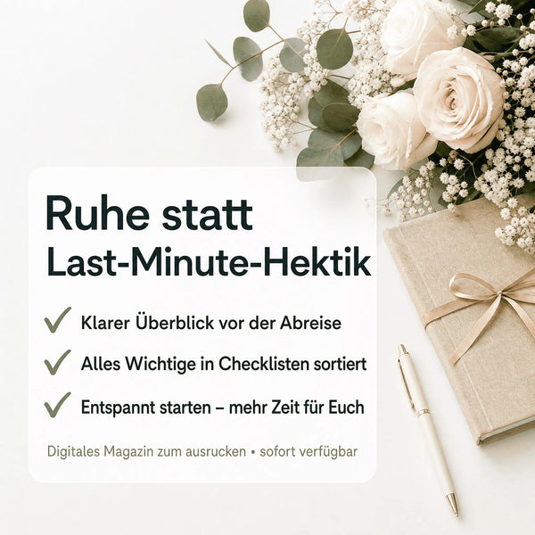 Flatlay mit einem mit Schnur zusammengebundenen Notizbuch, einem Stift, weißen Rosen und Schleierkraut. Der Text links auf Deutsch wirbt für „Reisevorbereitung, Packlisten-Tipps  digitales Magazin im Honeymoon Escape Kit von Mein kleines Hochzeitsbüro“.